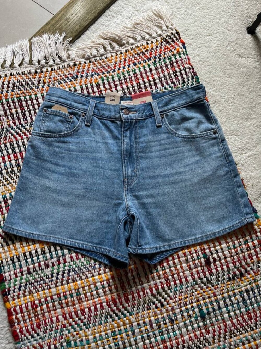 NWT Levi's Cinch High Rise Denim Lightweight Shorts Size 29